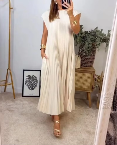 Eina Elegant Pleated Dress